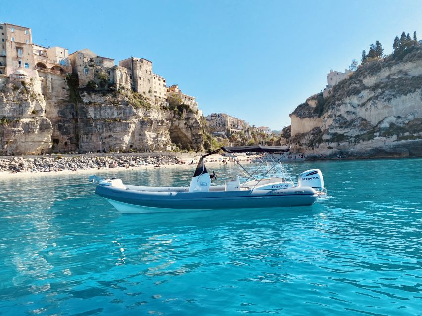 Tropea: Private Boat Rental With Skipper and Snacks