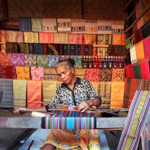 Tur Lombok Traditional Village (Sade and Sukarare)