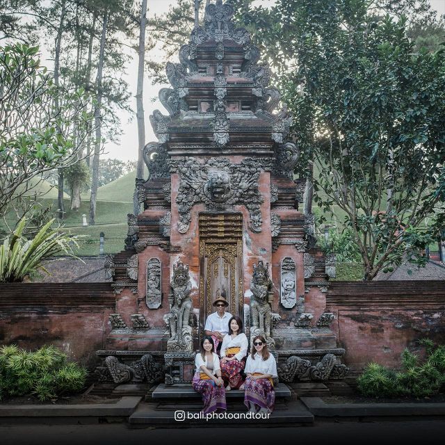 Ubud : Waterfall, Water Temple, RIce Terrace, Ubud Market