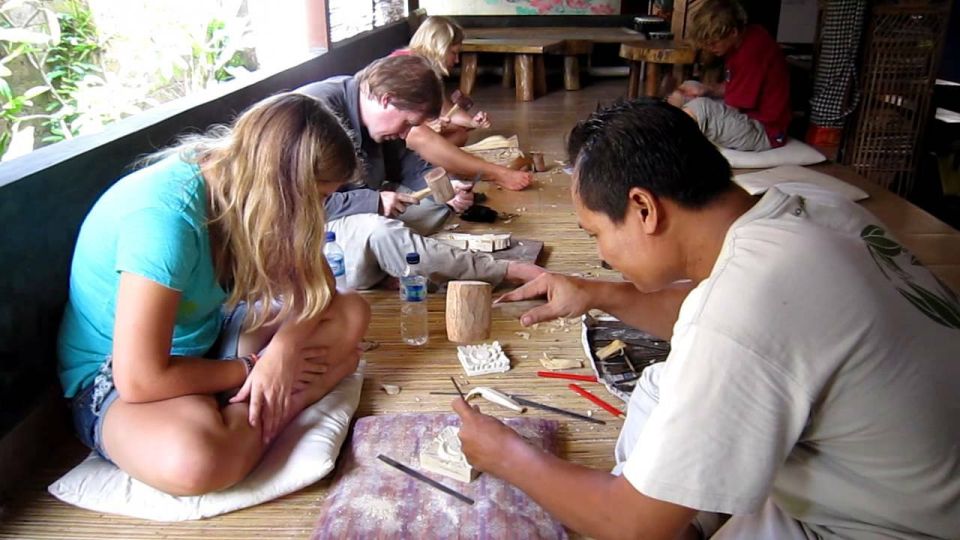 Ubud: Wood Carving Class in a Balinese Home