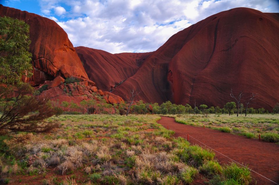 Uluru: Sacred Sites Tour + Sparkling at Sunset & BBQ Dinner - Tour Details