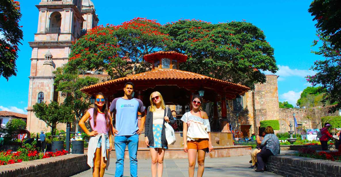 Valle De Bravo: Half-Day Guided City Tour by Van