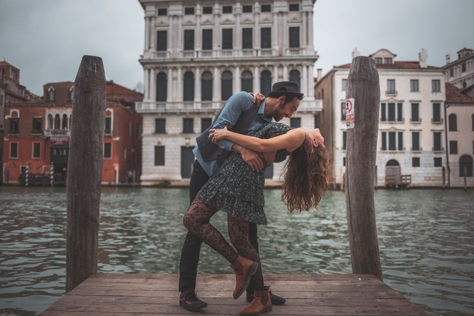 Venice: City Portrait Session With Professional Photographer - Private Photoshoot Experience