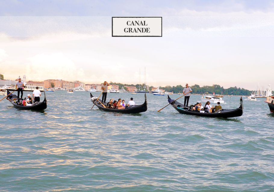 Venice: Gondola Ride With Serenade and Romantic Dinner