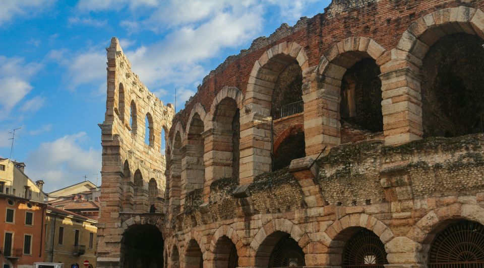 Verona: Private Walking Tour in the City of Love