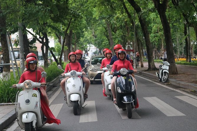 Vespa City Tour + Train Street Female Ao Dai Riders 4,5 Hours