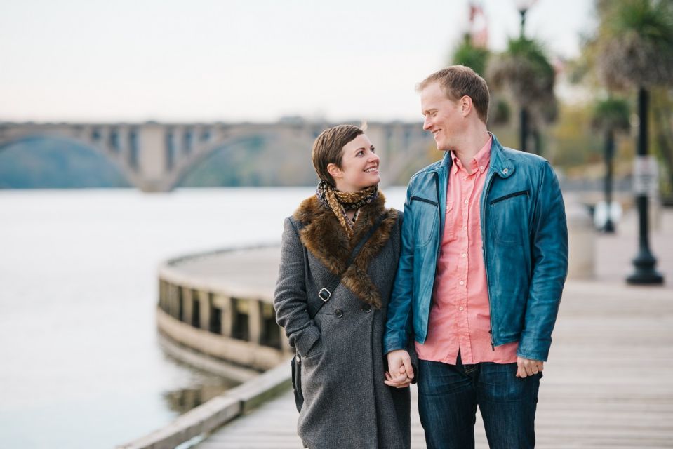 Washington: Romantic Photoshoot in Georgetown Waterfront