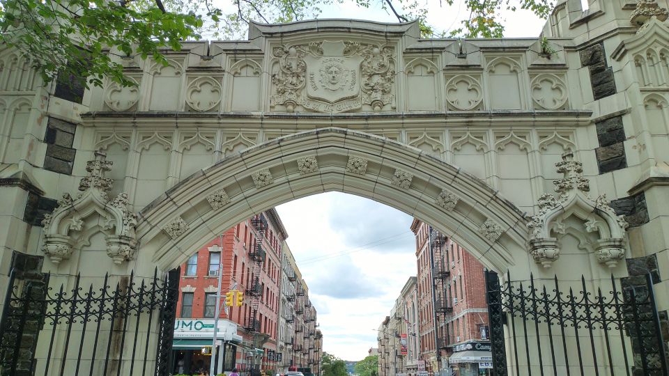 West Harlem: Gospel Church Service and Sunday Walking Tour