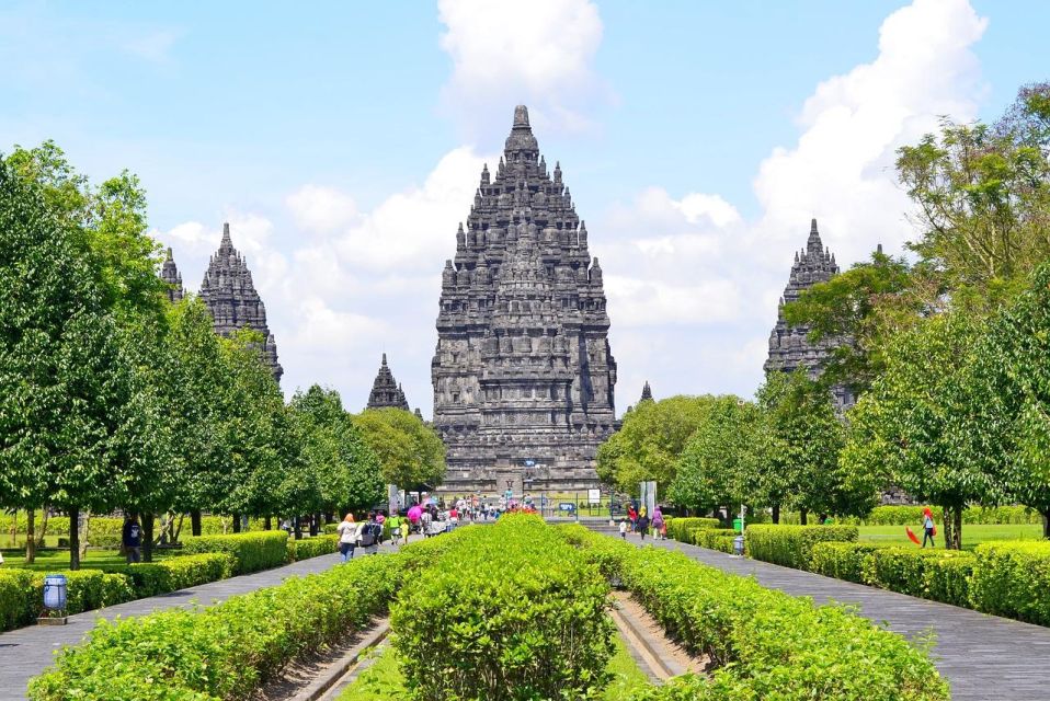 Yogyakarta: Morning Tour Prambanan Temple and Sultan Palace
