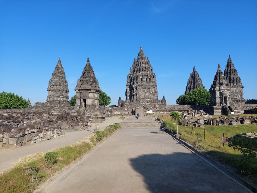 Yogyakarta: Prambanan Temple Morning Tour and Palace Tour