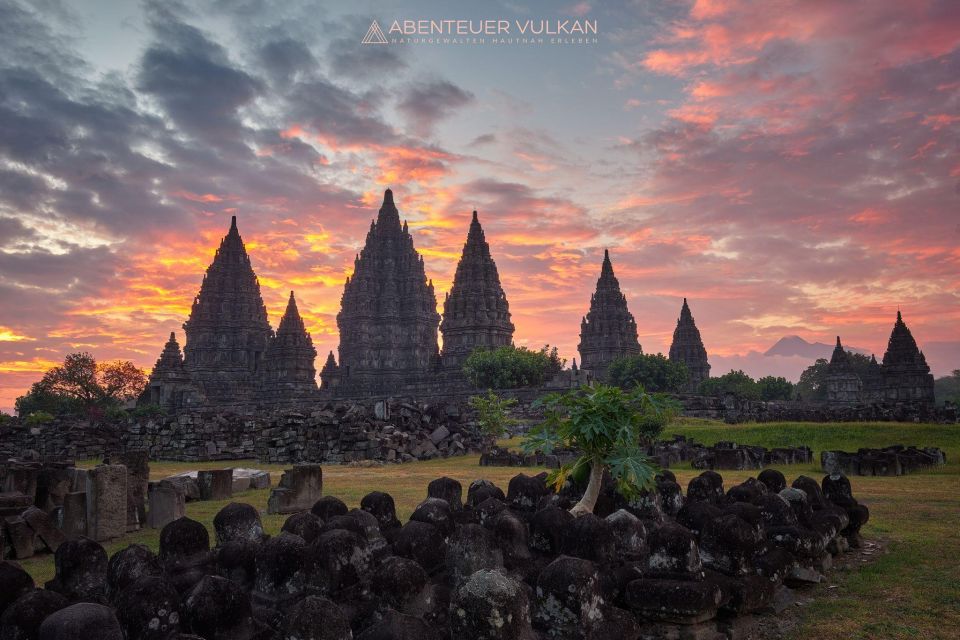 Yogyakarta: Prambanan Temple Sunset and Ramayana Ballet