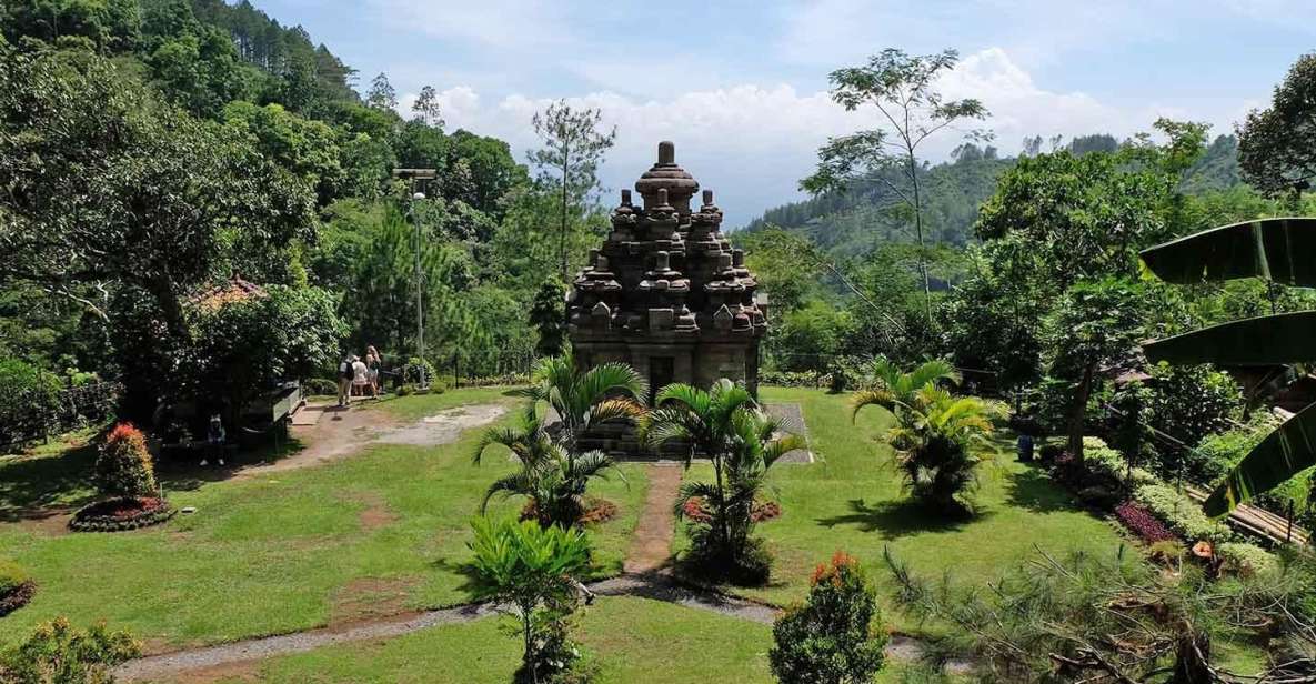 Yogyakarta: Selogriyo Temple, Rice Field Trek, and Nepalese Java