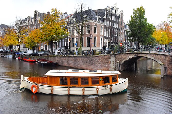 2 Hour Exclusive Canal Boat Cruise W/ Dutch Snacks & Onboard Bar - Inclusions and Amenities