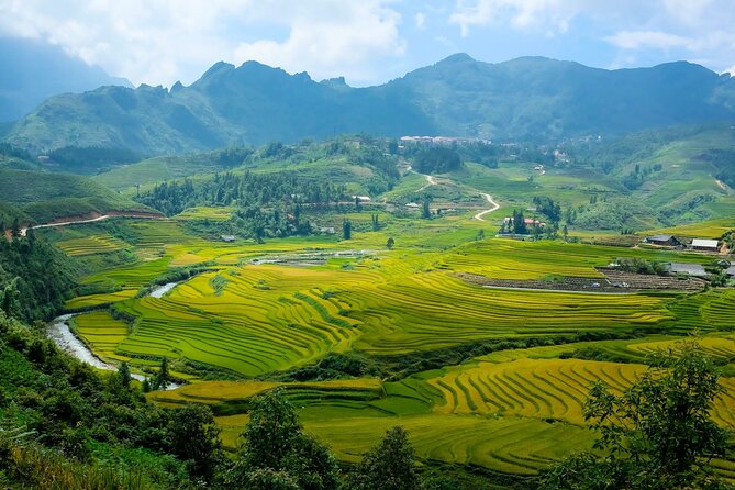 2 Days Authentic Trekking Tour in Sapa ( Homestay - Less Touristy ) - Accommodation and Meals