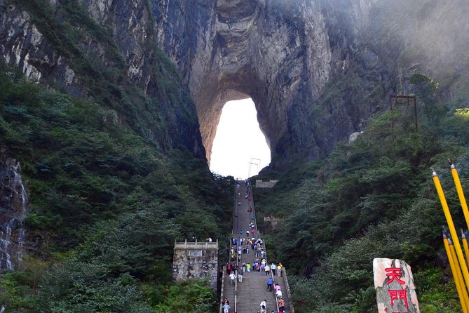 4-Day Zhangjiajie Tour to All Highlight Attractions With VIP Lift - Scenic Canyons and Caves