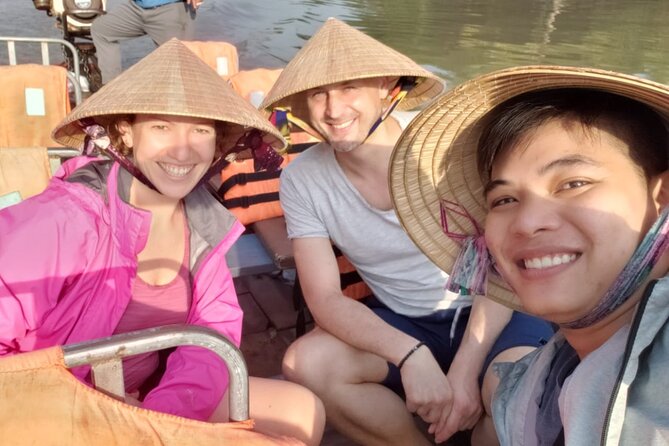 A Unique Tour of the Floating Market Includes a Cacao Plantation. - Meeting Point and Pickup