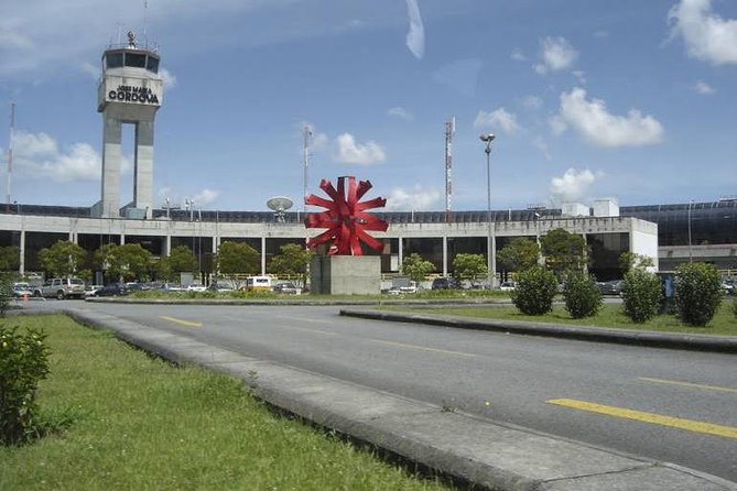 Airport Pickup or Drop Off in Medellín Private Service - Customer Experiences and Reviews
