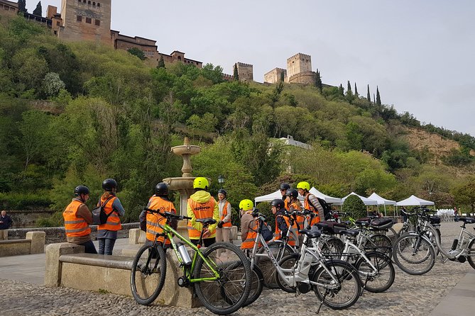 Albayzin and Sacromonte Electric Bike Tour in Granada - Highlights of the Albayzin