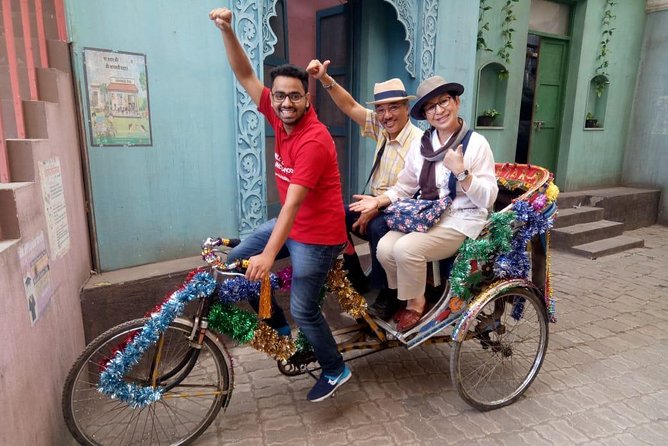 All In One Combo Tour of Mumbai City, Dabbawalas, Dhobhi Ghat, Slums & Bollywood - Experience the Dabbawalas