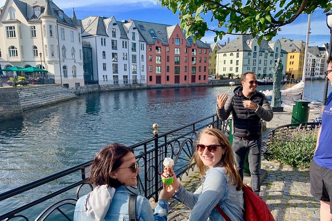 Amazing City Walk in Alesund - Highlights of the Tour