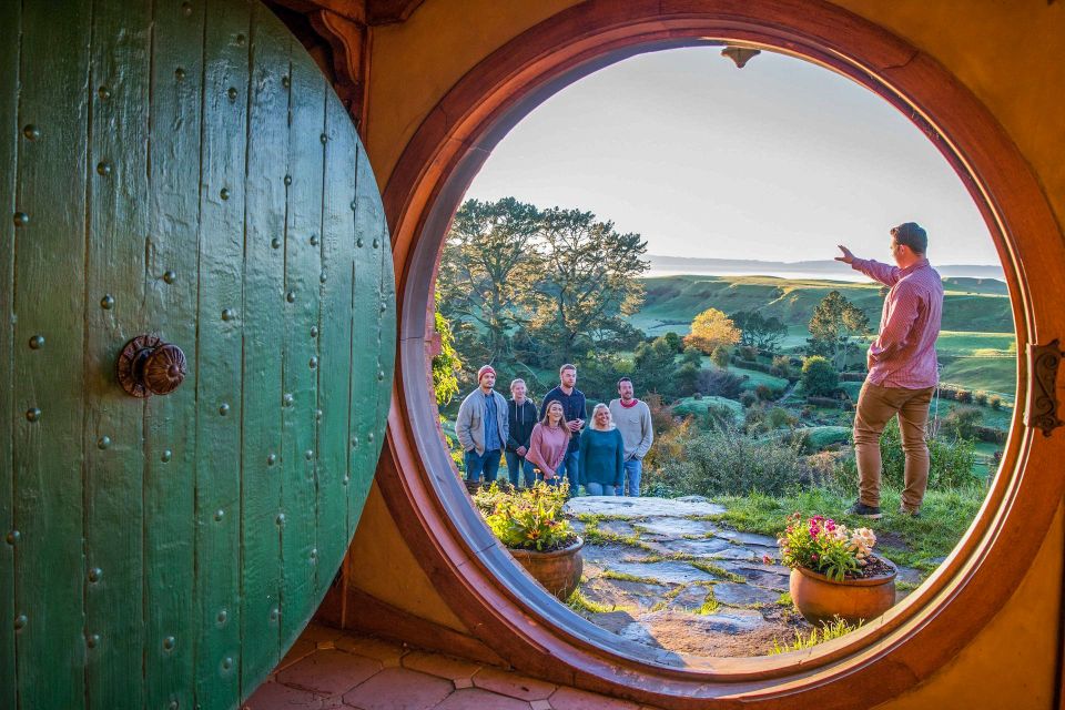 Auckland: Hobbiton Movie Set Day Trip With Festive Lunch - Activity Highlights