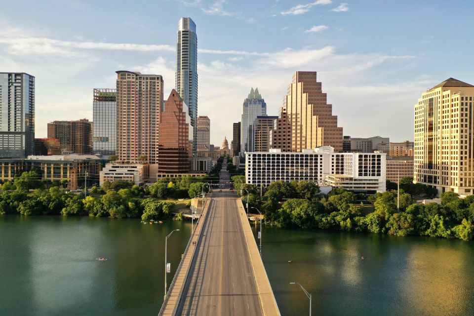 Austin: Sightseeing Tour by Minivan With Commentary - Exploring the Driskill Hotel