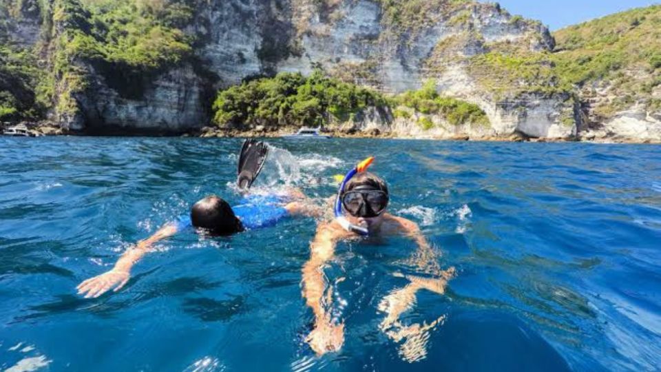 Bali to Nusa Penida : Scenic Island Day Tour With Snorkeling - Itinerary Highlights