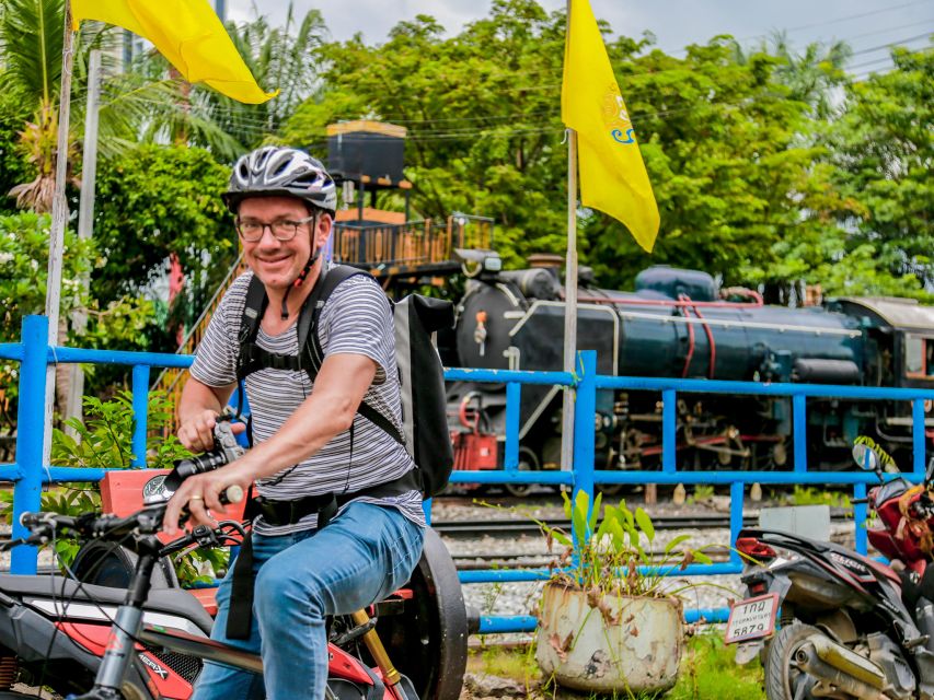 Bangkok: Bike Historic Neighborhoods Morning Ride - Cycling Through Khaosan Road