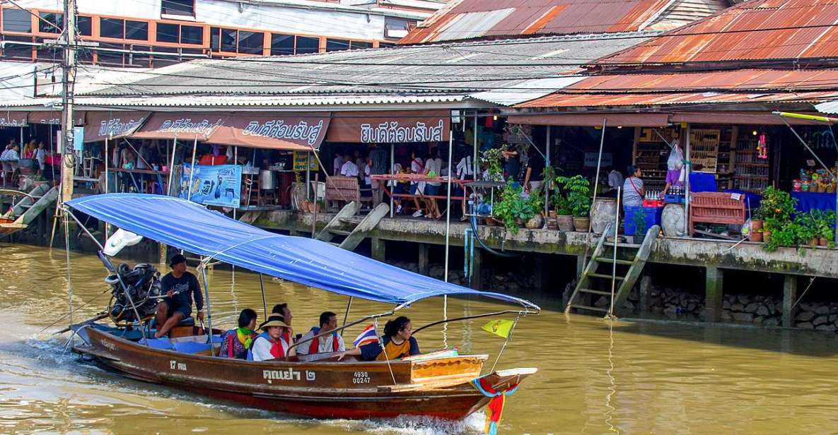 Bangkok: Private Car Hire to Amphawa Floating Market - Discovering the Floating Vendors