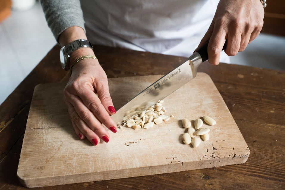 Belluno: Pasta & Tiramisu Class at a Local's Home - Class Experience