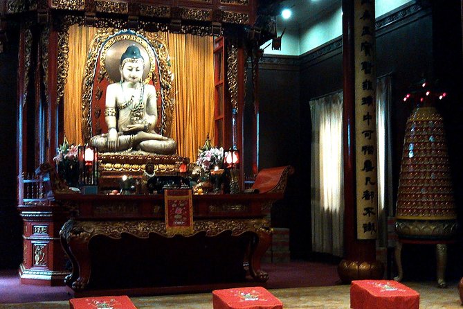 Best of Shanghai Day Tour, Including Jade Buddha Temple & Bund & Yuyuan Garden - Jade Buddha Temple