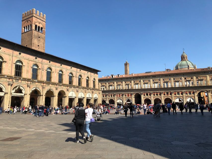 Bologna: Guided Architecture Walking Tour - Meeting Point