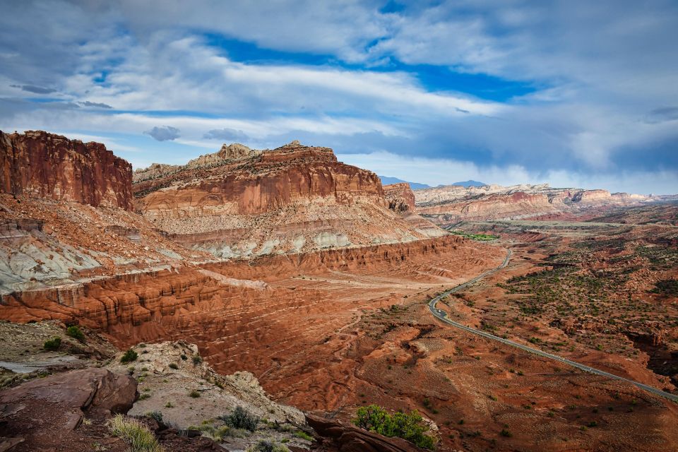 Capitol Reef: Small-Group Tour & Hike - Parks Unique Landscape