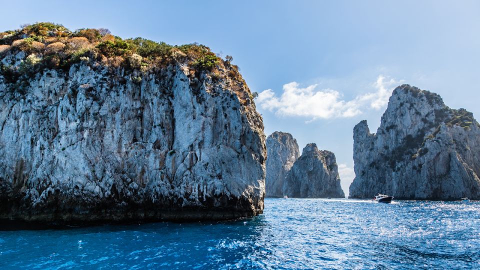 Capri: Tour of the Island With Guide - Tour Guides and Languages