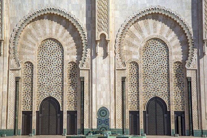 Casablanca Guided Private Tour Including Mosque Entrance - Meeting and Pickup