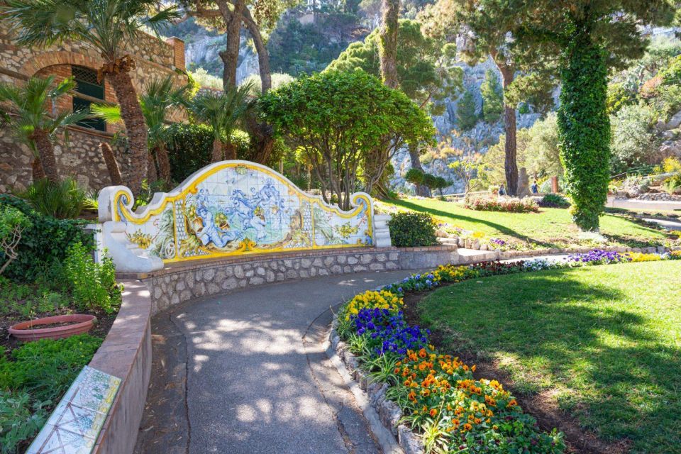 Charming Love Stories of Capri Walking Tour - Reflective Lenin Monument