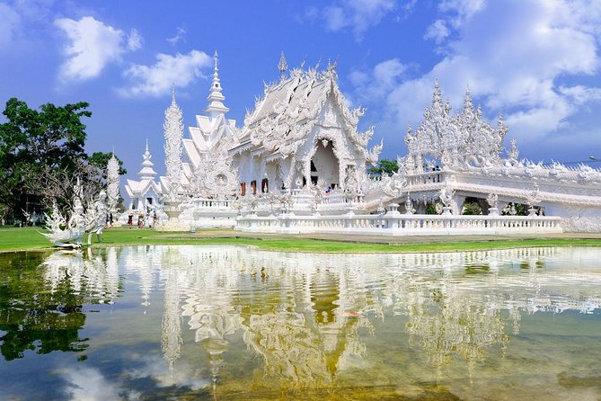 Chiang Mai-Chiang Rai: White Temple-Black House-Blue Temple-Golden Triangle-Keren-Boat Trip - Exploring the White Temple