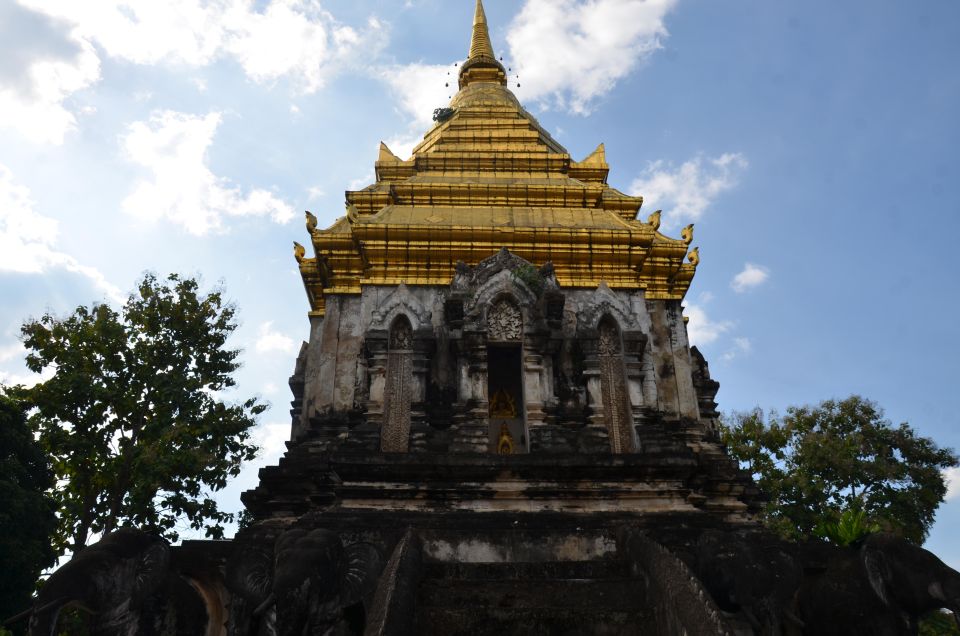 Chiang Mai: Historical and Cultural Highlights Walking Tour - Wat Phra Singh