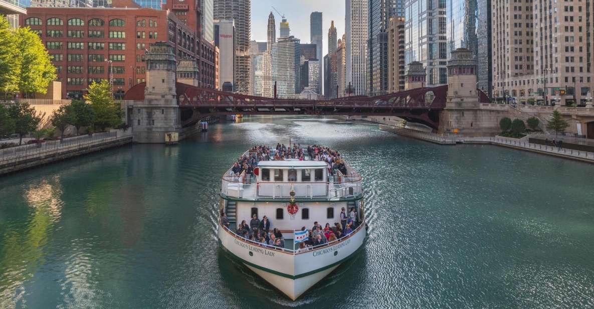 Chicago: Architecture Center Cruise on Chicagos First Lady - Architectural Styles Explored