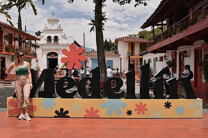 City Tour + Commune 13 Medellin - Pickup Locations and Times