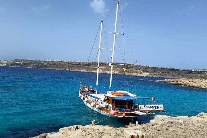 Comino, Blue Lagoon and Caves. Tour A - Boat Features