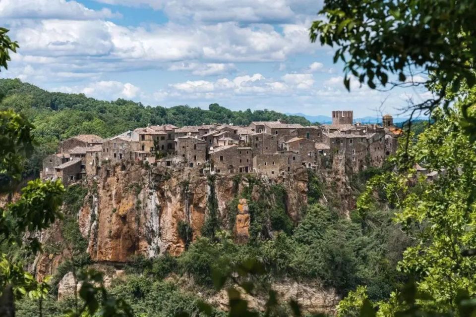 Day Trip to Calcata and Montegelato Waterwalls From Rome - Itinerary