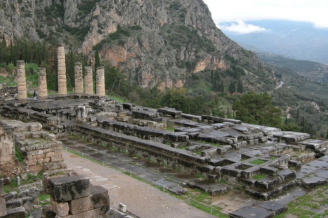 Delphi With Professional English Guide and Transportation - Luxury Transportation to Delphi