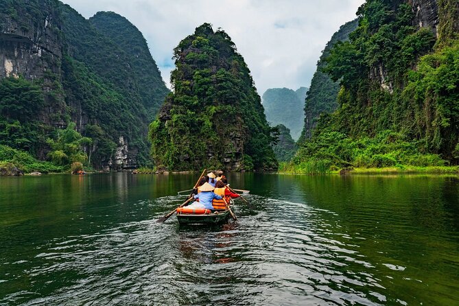 Discover Trang An Natural World Heritage, Bich Dong Pagoda, Cycling Day Tour - Trang An UNESCO World Heritage