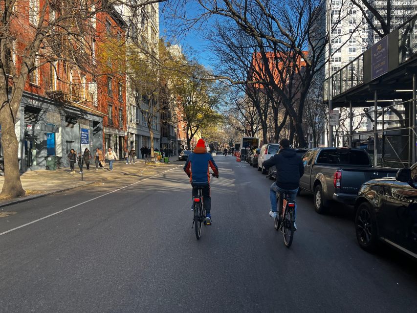 Downtown Bike Tour With Stylish Dutch Bikes! - Tour Highlights