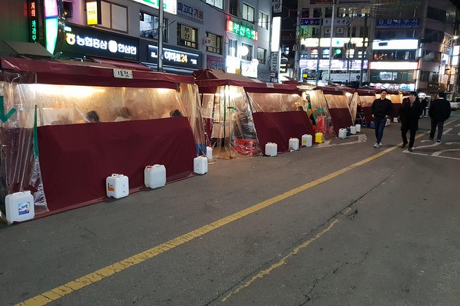 Drinking and Eating Through the Alleys of Seoul - Meeting and Pick-up