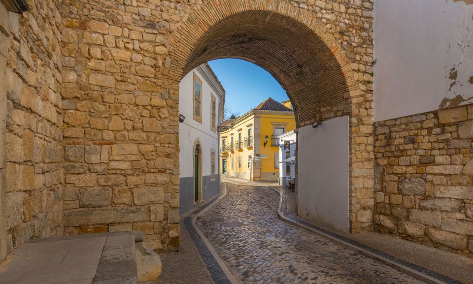 Eastern Portugal: Day Trip to Faro, Olhão, Tavira, & More - Exploring Faros Historic Center