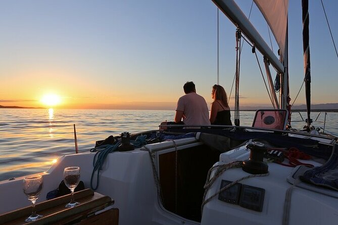 Experience Romantic Sunset Sailing on Modern 36FT Sail Yacht From Zadar - Yacht Features and Amenities