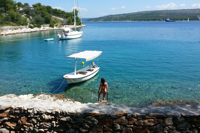 Explore the West Side of the Island of Brač With Pasara Boat - Traditional Dalmatian Boat - Boat Handling for Beginners