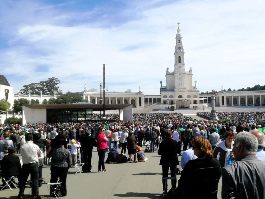 Fatima: Highlights of the Pilgrims in Half Day Private Tour - Exploring Fatima Shopping Center